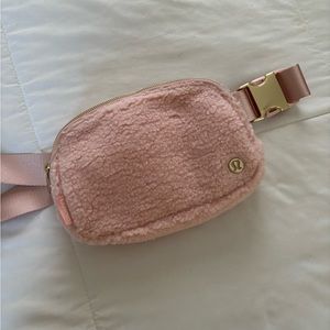 Lululemon Sherpa Belt Bag